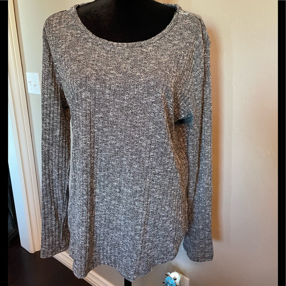 Heather Gray long sleeve lightweight sweater